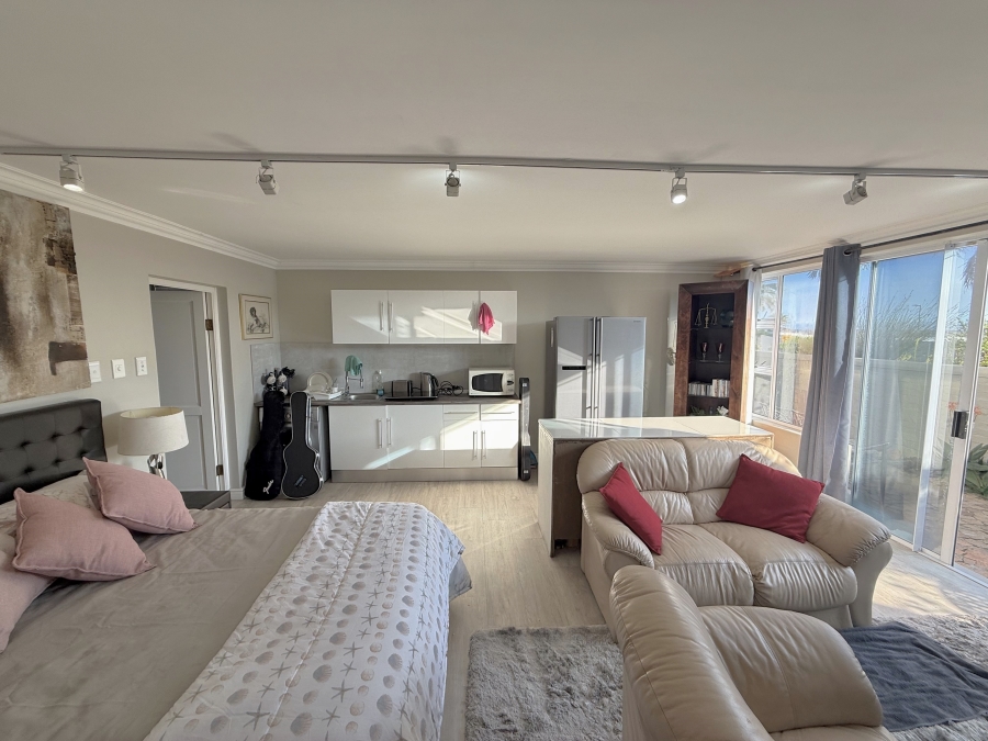 4 Bedroom Property for Sale in Van Riebeeckstrand Western Cape